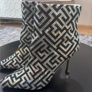 INC International Concepts Geometric Black and White Shoes